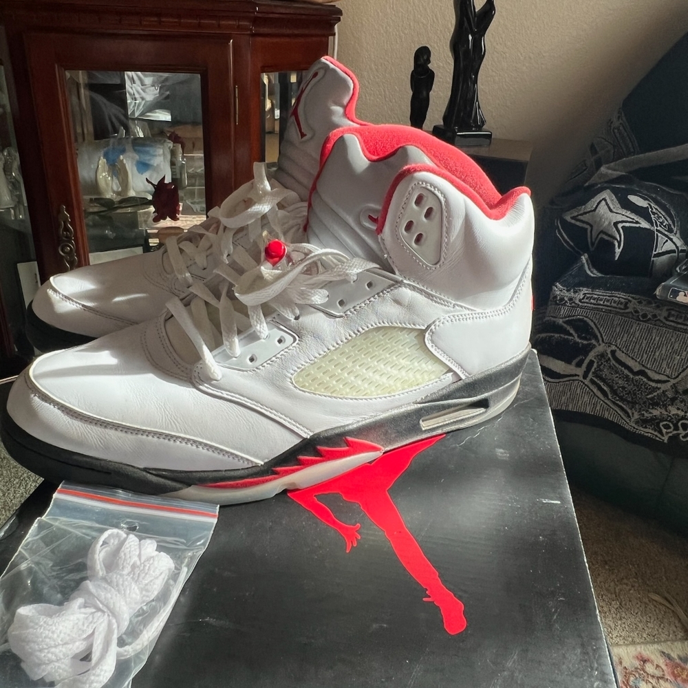 Men's Jordan's and 1 pair of high top Gucci. Size 13s